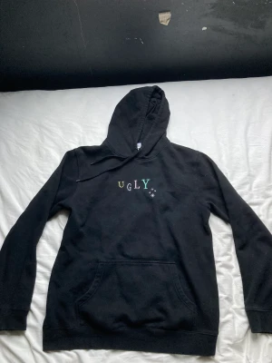 Aries Hoodie - Aries ”Ugly” hoodie skapad av artisten Aries Köpt 2020 konserten han hade i Sverige Condition 9/10 Sålts på Grailed för $250