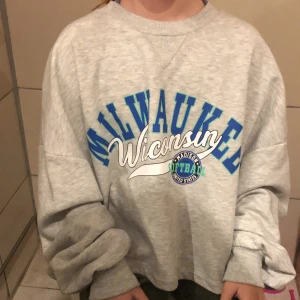 Tjock tröja - NÄSTAN oanvänd.