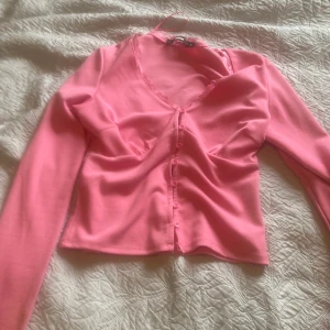 Pink top - Kofttröja från bik bok. Meddela mig för bättre bilder och vid köp.