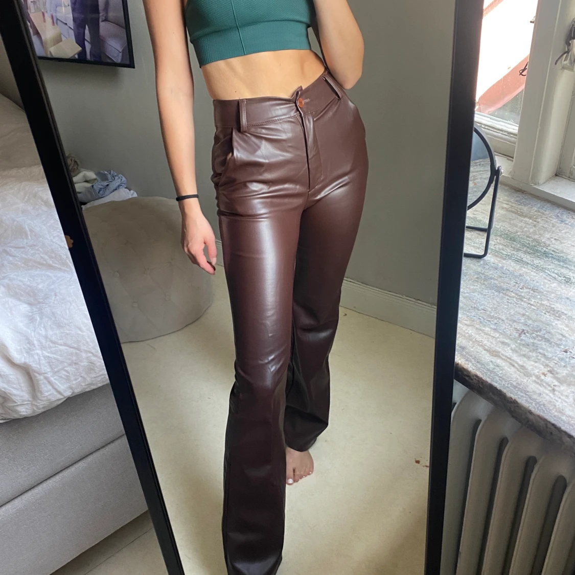 Faux leather byxor från MADLADY 