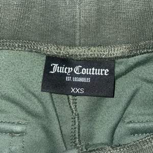 Hej! Nu säljer jag mina super fina juicy couture byxor i nytt skick! Säljer för dem inte kommer till så mycket användning ☺️ köparen står för frakt 💗