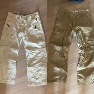 Cargobyxor, NorthBend och Levis - Bara att höra av sig om frågor uppkommer. Går givetvis att skicka. Köp båda för 500kr  -Ljust beiga cargobyxor från North Bend.  XL men sitter som Large. 300kr  -Mörkt beiga cargobyxor från Levis. W32 L32 (Motsvarar Large). 300kr