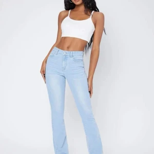 Ljus blåa jeans - Helt nya jeans. Knappt använd, i väldigt bra skick. Väldigt stretchiga och sköna. 