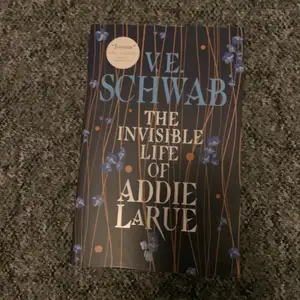 The invisible life of Addie La Rue på engelska och aldrig läst 