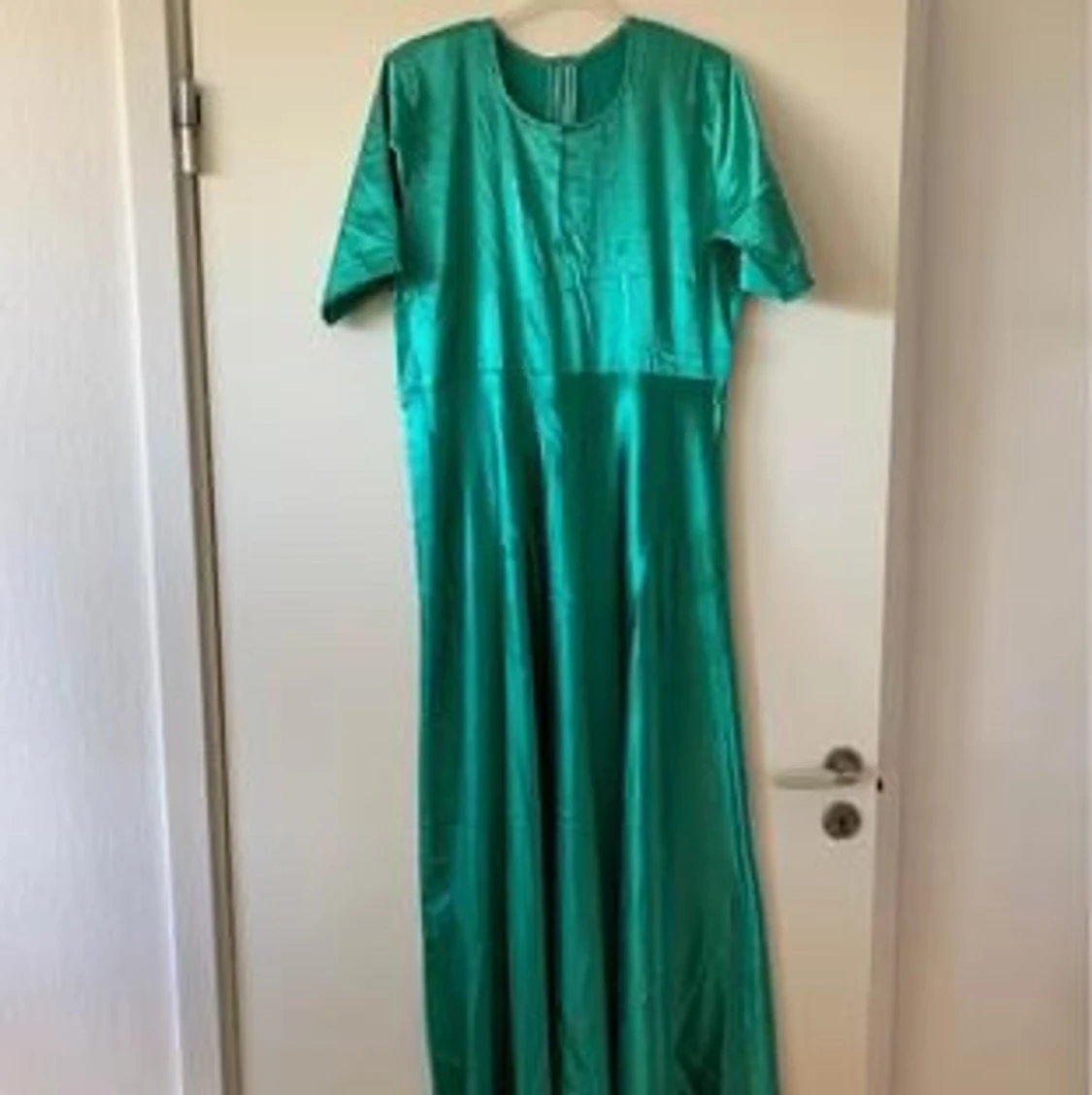 En grön kurdisk klänning för vuxen - 91