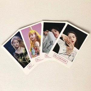 BLACKPINK - Blackpink Photo Set 2019. Alla 4 för 40 kr, annars 1 för 12. Helt oanvända, inga märken, som ny✨! 📦Frakt kostar 12kr 📦
