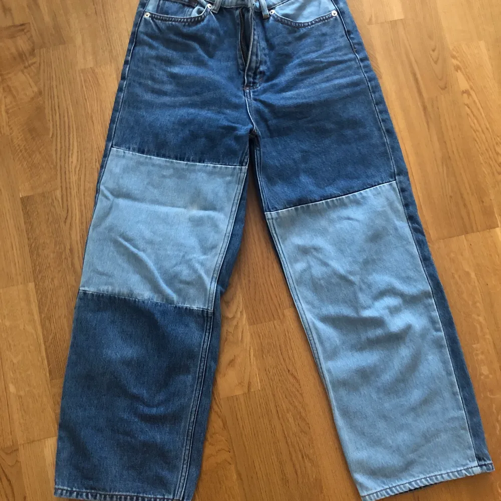 Coola jeans i block mönster i gott skick!!. Jeans & Byxor.