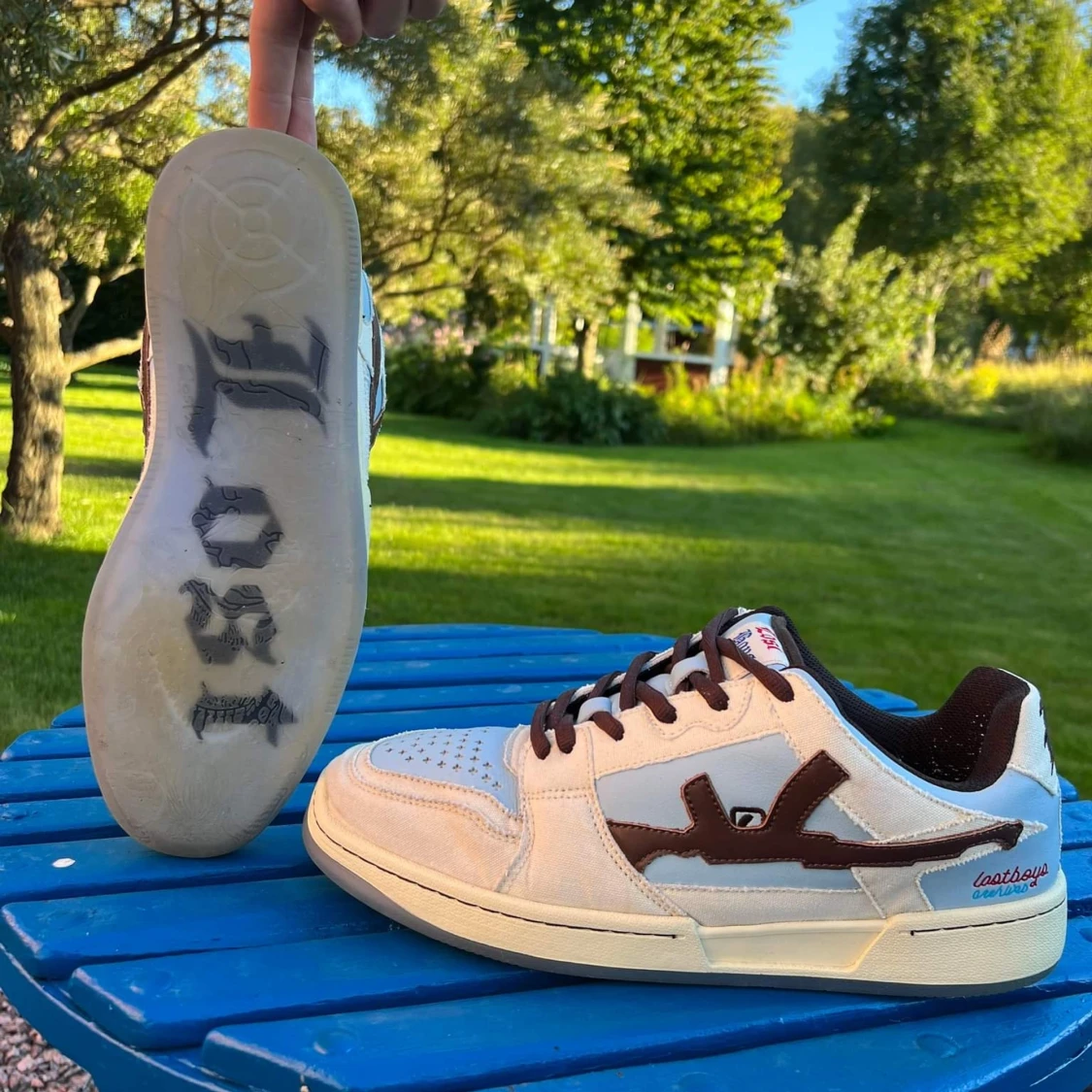 Lost Boys, Tony Lows V2 - 90