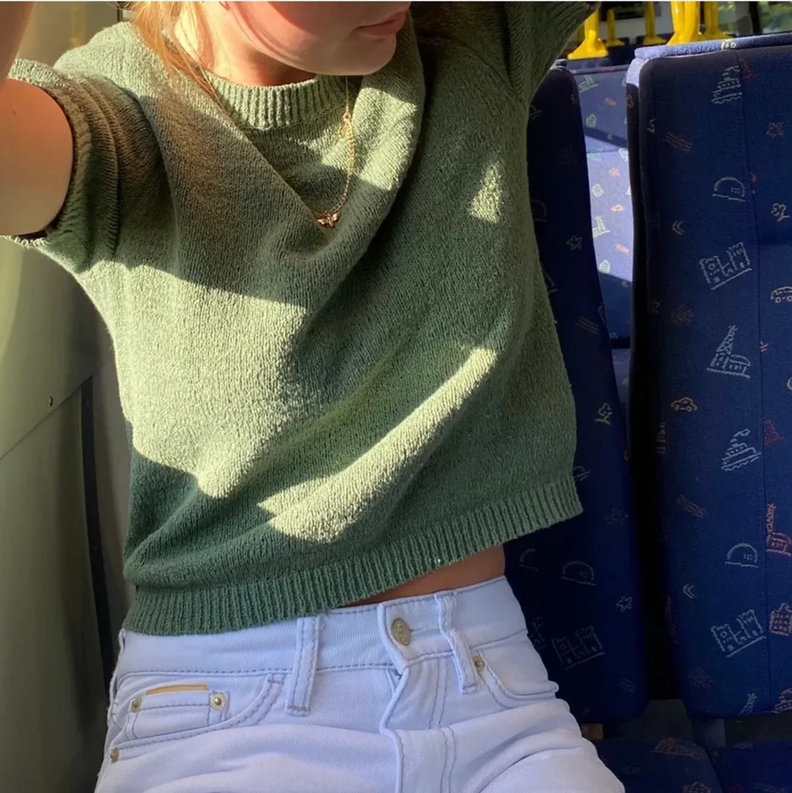 Grön stickad t shirt  - 90