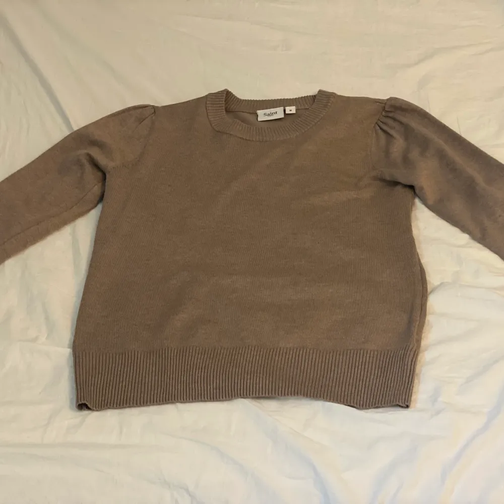 Saint Tropez tröja, stickad!❤️ Aldrig använt, bara provat den när den kom hem! Den är beige/brun. Tröjor & Koftor.