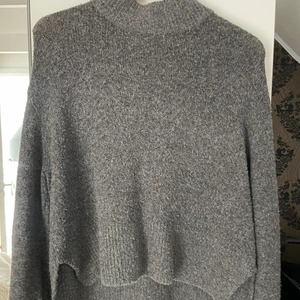 stickad tröja - Grå superfin stickad tröja till hösten!