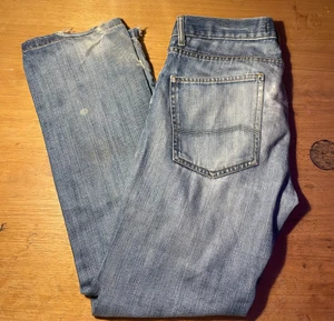 Lowrise jeans - Super snygga jeans, dom har några slitningar💕