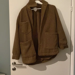 Mysig höst jacka säljes  - Höst jacka säljes för att den är för liten.. Storlek XS 