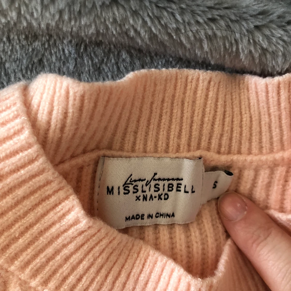 Rosa stickad tröja - 90