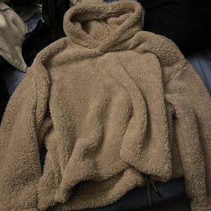 Mysig stor tröja - Mysig stor tröja strl XL, från HM. Säljs billigt pga platsbrist💘 50 Kr + frakt