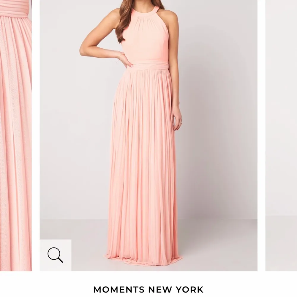 Jätte fin ljusrosa balklänning i storlek 36. Bara använd en gång så är i nyskick. Köpt på Bubbleroom och nypris är 1099kr. Parfekt i längd för mig som är 162. Köparen står för frakten💕. Klänningar.