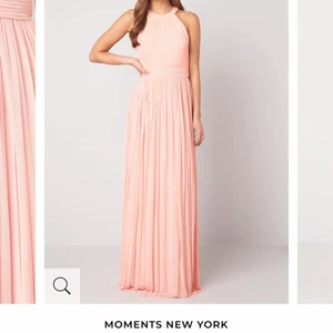 Balklänning från Bubbleroom - Jätte fin ljusrosa balklänning i storlek 36. Bara använd en gång så är i nyskick. Köpt på Bubbleroom och nypris är 1099kr. Parfekt i längd för mig som är 162. Köparen står för frakten💕