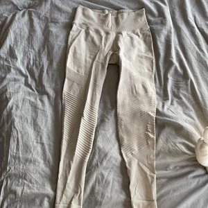 Tränings thights  - Från amin i M, använda 1 gång säljer för 150+ frakt