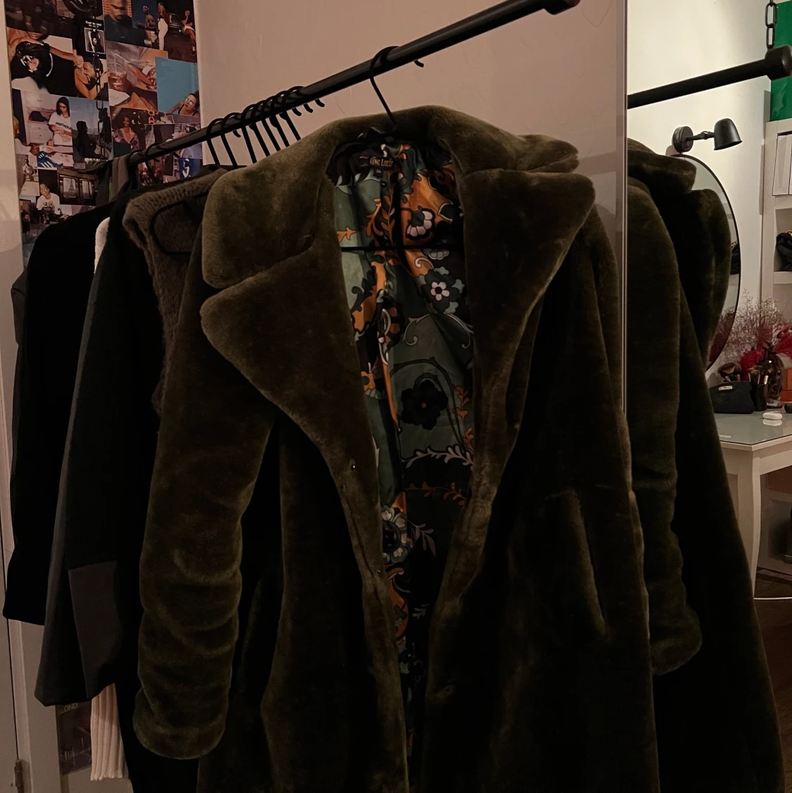 Grön pälskappa - 91