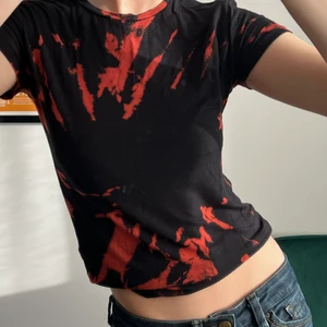 Tröja - Tie-dye t-shirt som är egengjord. 👩‍🎨🎨