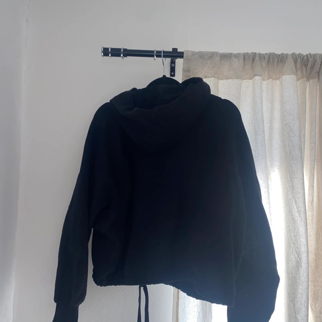 Hoodie med snörning - 90