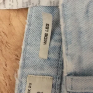 Pull N bear jeans - Jag har skejtat lite i dem här byxorna och det är varför jag säljer de. Själv tycker jag att byxorna är för taighta men jag har ganska stora lår de är i bra skick annars:D