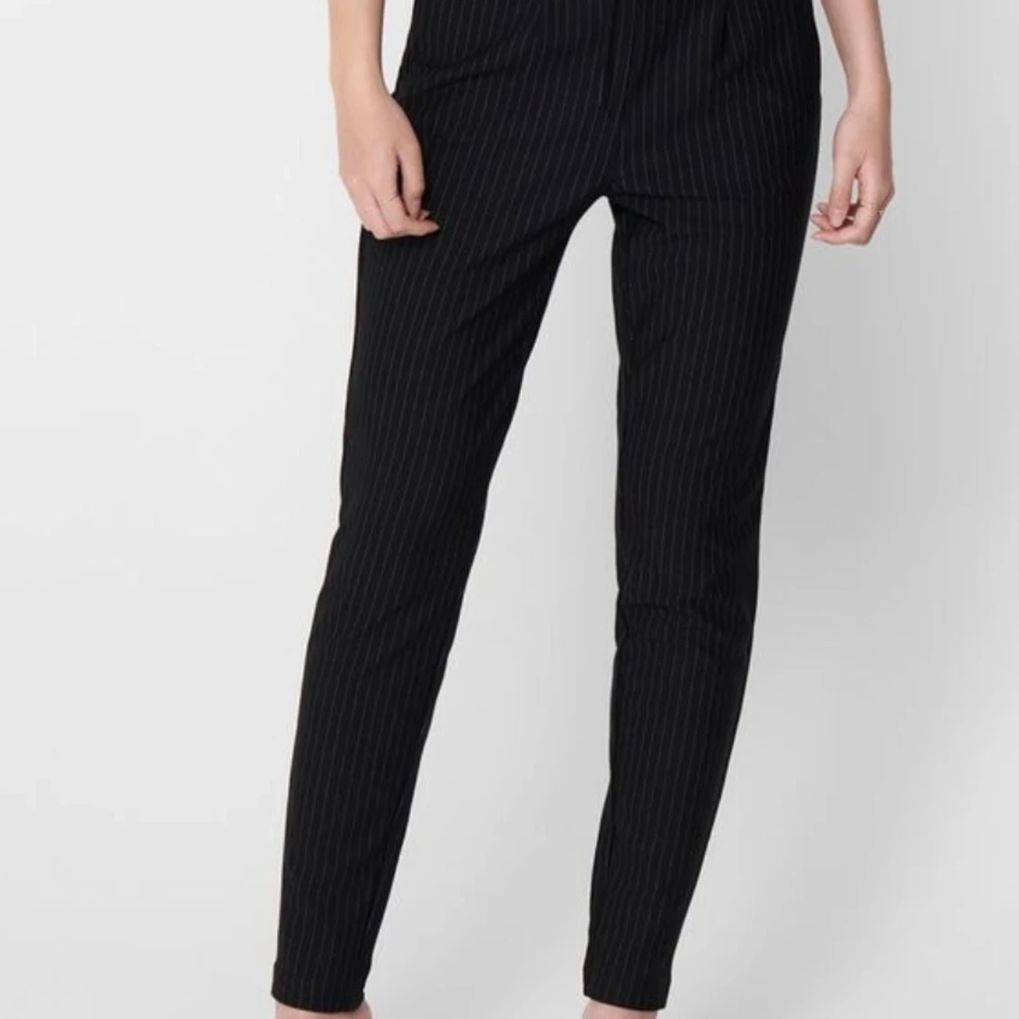 Stretchiga kostymbyxor - 90