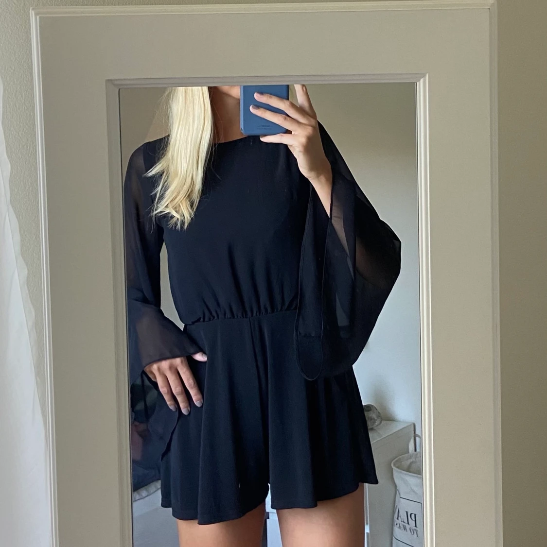 Byxdress med öppen rygg