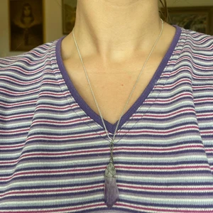 Ametist-halsband - Kedja av rostfritt stål med en ametist-berlock. Bara två st finns:)