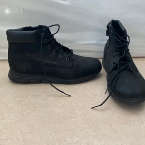 Timberland kängor mocka - Tjejmodell med dragkedja på insidan. Stl 40, mycket lätta och bekväma på foten. Använda Max 3 gånger. 