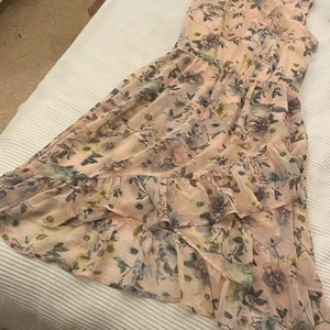 Klänning storlek s - Inte så gammal köpte den för 4 månader sen