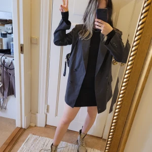 Kavaj - Grå oversize kavaj. I nyskick, storlek xs men passar även s 🌞
