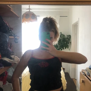 dont call me baby tee  - från urban outfitters strl S 