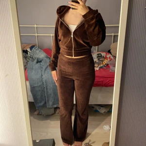 Mjukisset velour - Mjukisset i velour i bra skick (Är 164cm)