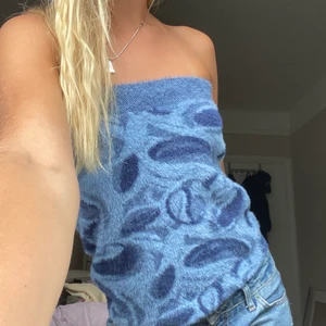 Topp - Topp från zara som egentligen ska vara en kjol men jag har den som en topp. Knappt använd