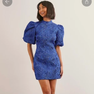 Margaux klänning nakd - Storlek 34 helt ny pga beställde 2 stycken! 