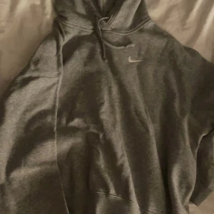 Nike hoodie - En knappt använd Nike hoodie, gratis frakt