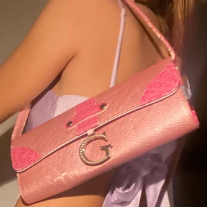 Guess Väska  - Vintage guess väska 💕