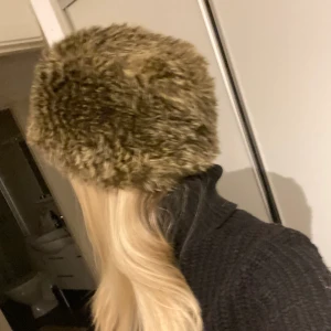 Pälsmässa brun - Fuskpäls, mysig och varm