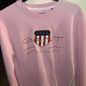 GANT TRÖJA OAVÄND  - Helt oanvänd sweatshirt från gant. Storlek M 