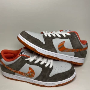 Nike SB dunk low crushed DC - Nike SB dunk low crushed DC - 10/10 Nya  - storlek 45 - pris 1900kr exklusive frakt  - allt orginal ingår.  Kontakta vid köp eller ytterligare frågor. 