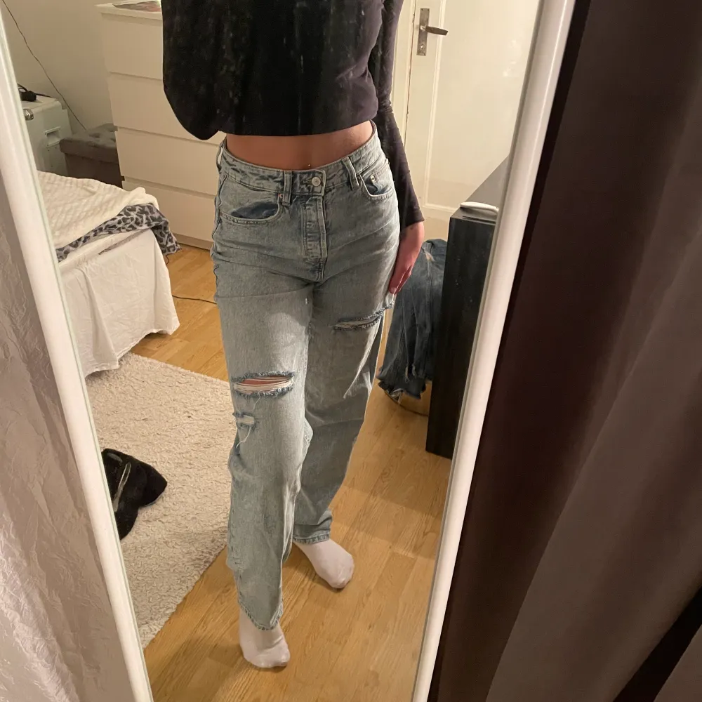 Endast använda 1 gång🫶🏻Jag är 169cm!. Jeans & Byxor.