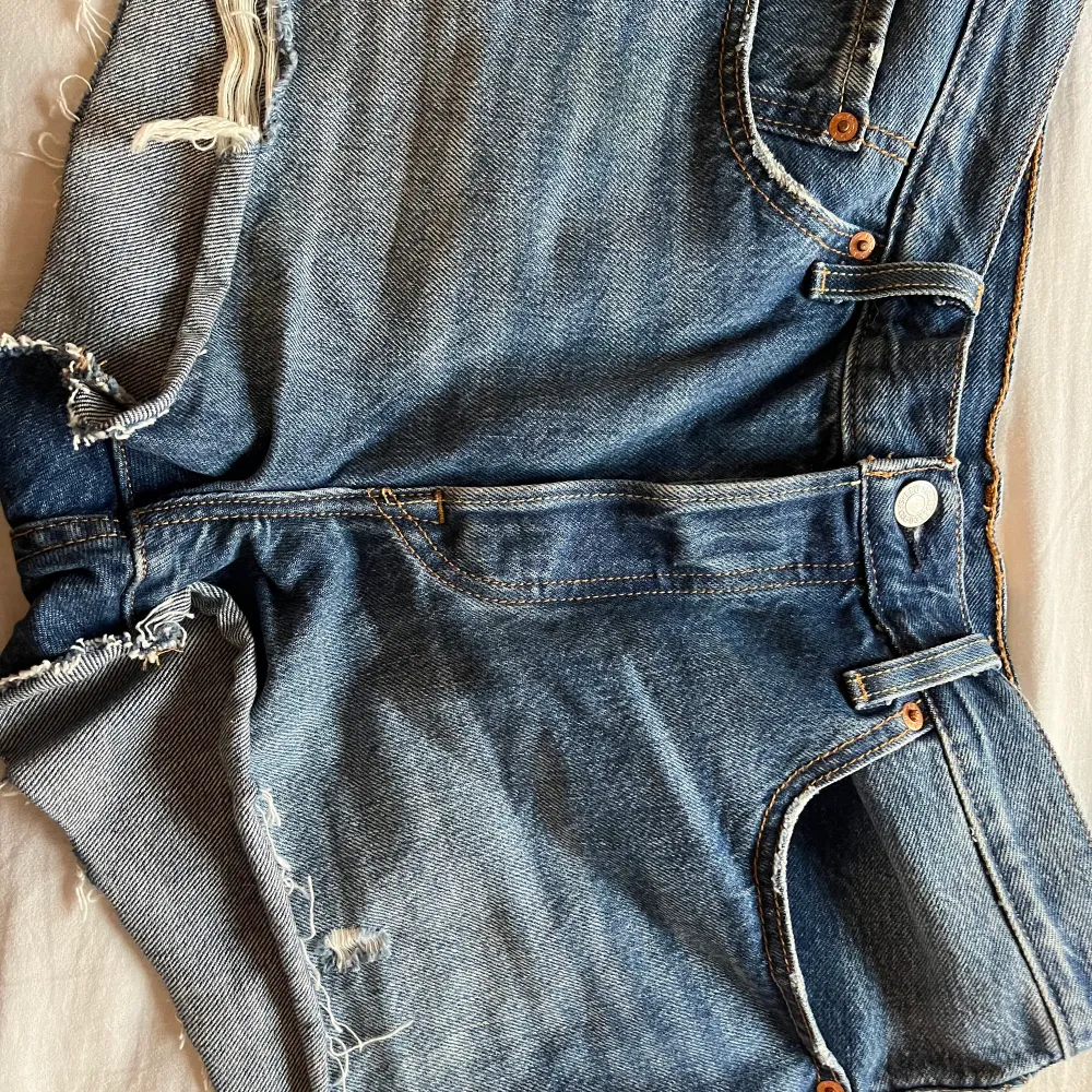 Jättesnygga jeansshorts från Levis! Jättefint skick, knappt använda! . Shorts.