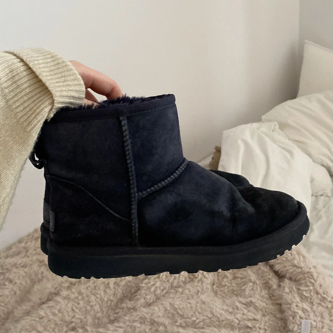Mörkblåa uggs - 90