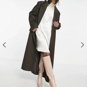 Asos oversized kappa - Ny kappa som endast är testad! Slutsåld på hemsidan.  Strl 40