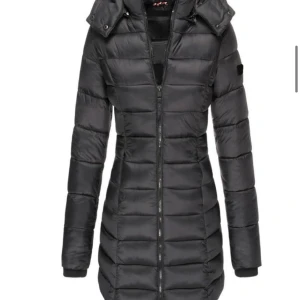 höst/vår jacka - jacka oanvänd bara testad i storlek M