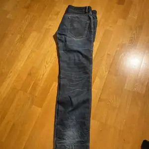 D&G Jeans fint skick Nypris 6000kr Stl 33 w