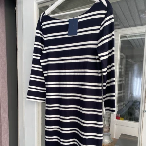 Ny Gant klänning  - Fin Gantklänning i storlek M. Nypris 1199kr