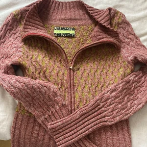 Tröja y2k  - Säljer min favorit tröja eftersom den kommer inte till användning ❤️ fint skick 