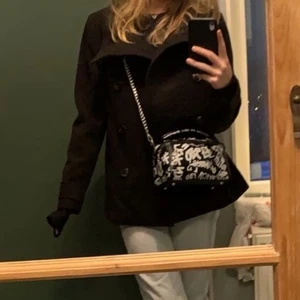 Kappa köpt secondhand  - Superfin kappa som jag köpte secondhand och som ser ut precis som ny. Jag har använt den några få gånger❤️❤️jättefin!!!